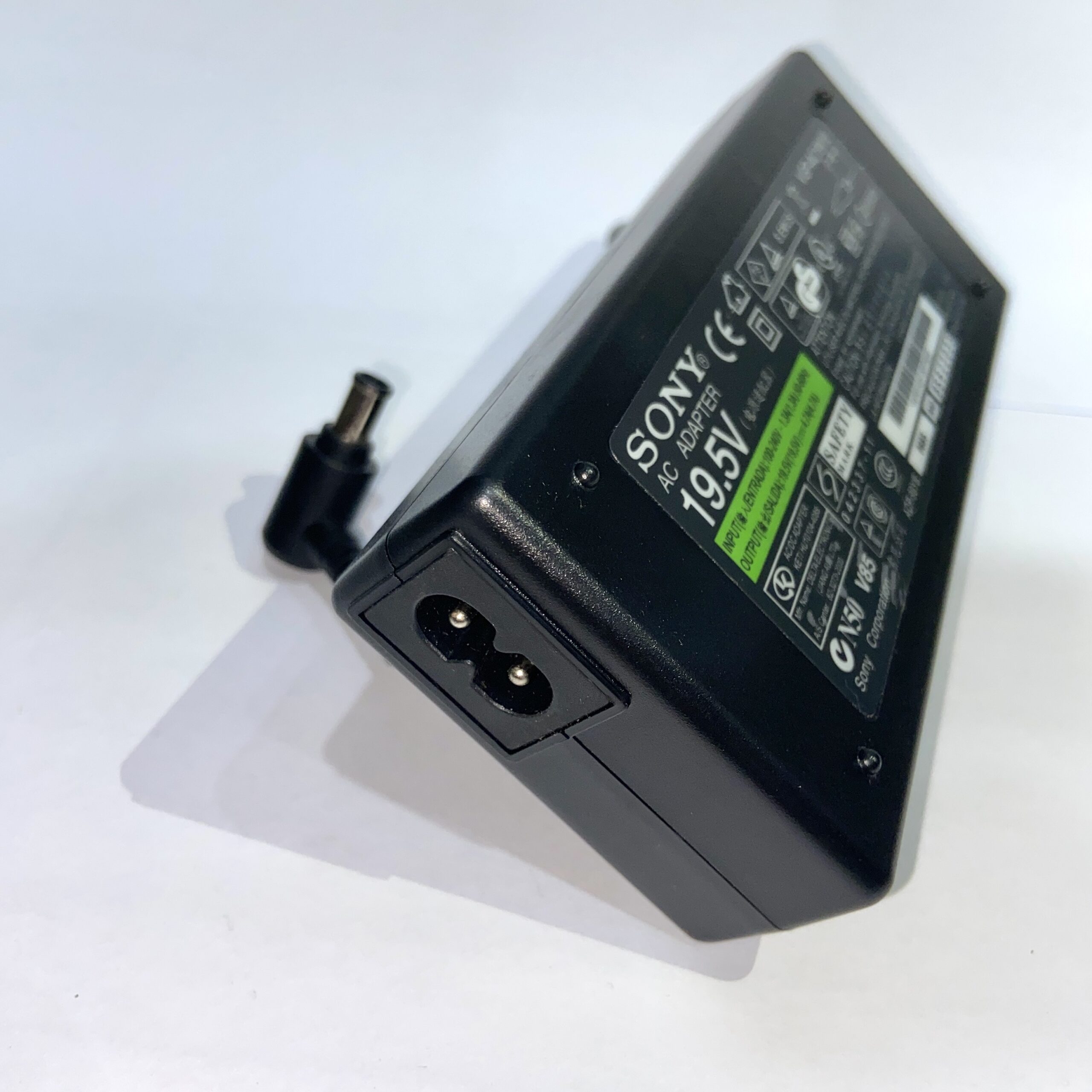 Adaptor-Sony-19V-4.7A-2-scaled-1