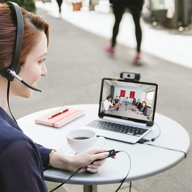 Logitech-C930e-Webcam-3
