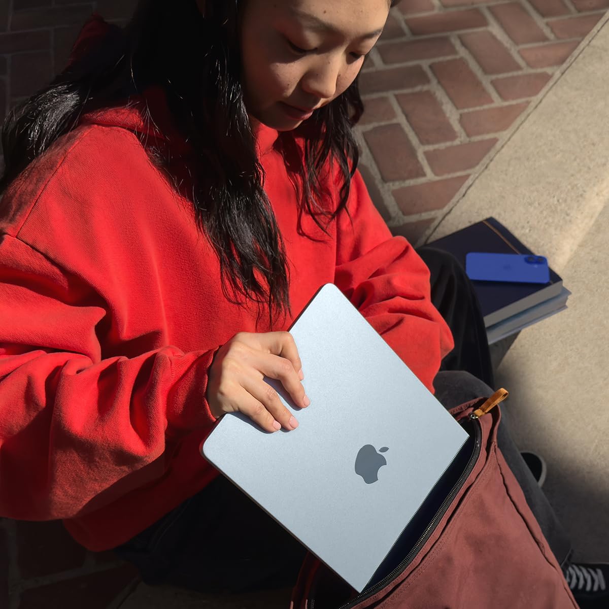Macbook-Air-M4-13-Sky-blue-2-1